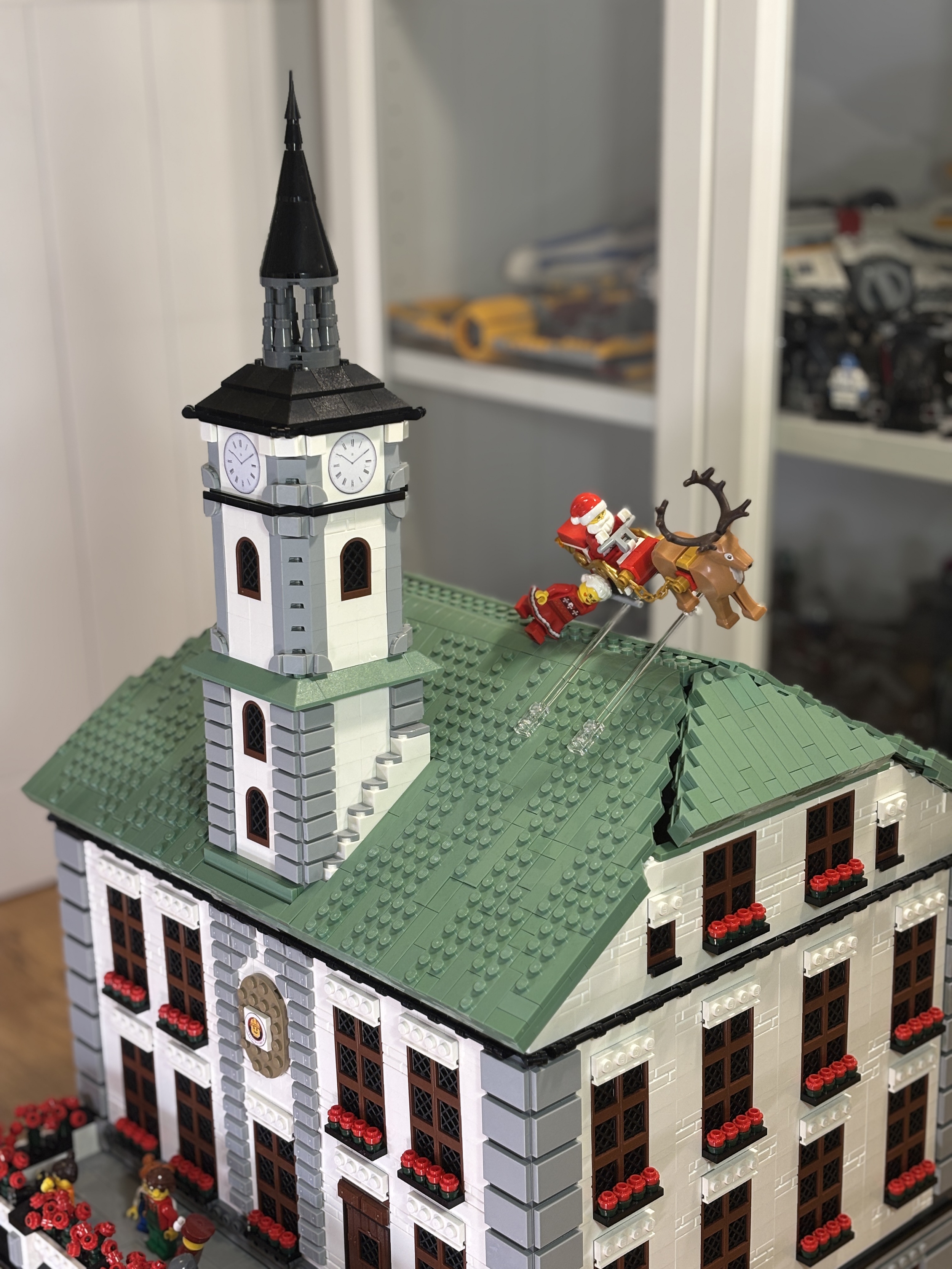 Replika gliwickiego Ratusza z klocków LEGO