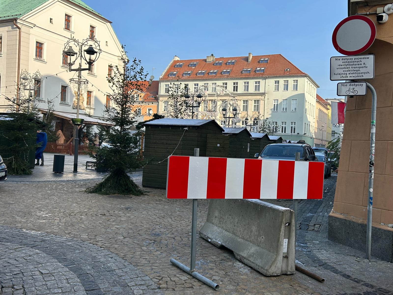 Zabezpieczenia na czas jarmarku bożonarodzeniowego. Gliwice stosują się do nowych zaleceń Policji