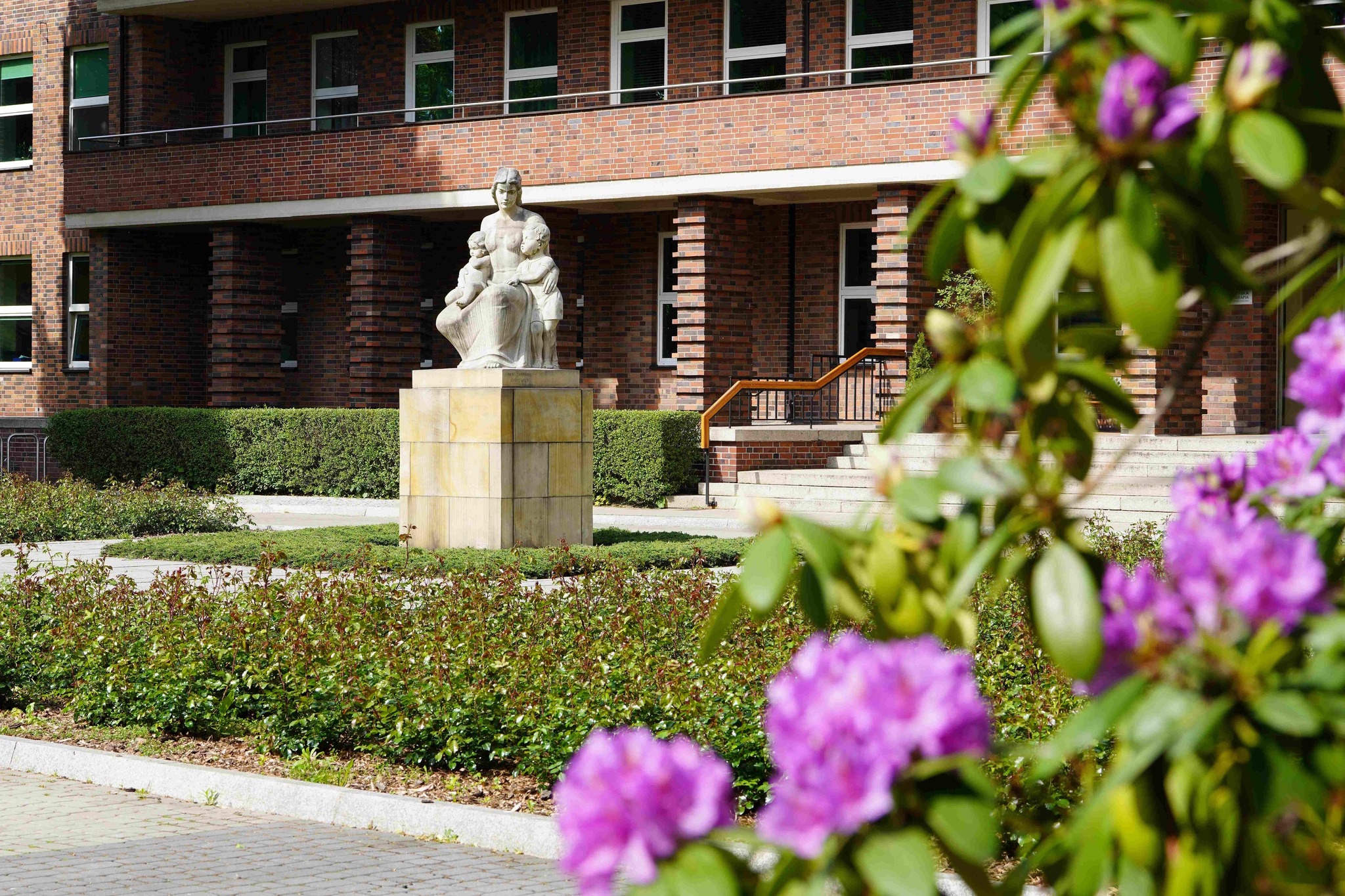 Pierwsza taka poradnia w Polsce! Gliwicka onkologia rozwija nowoczesne i skuteczne leczenie chorób nienowotworowych  