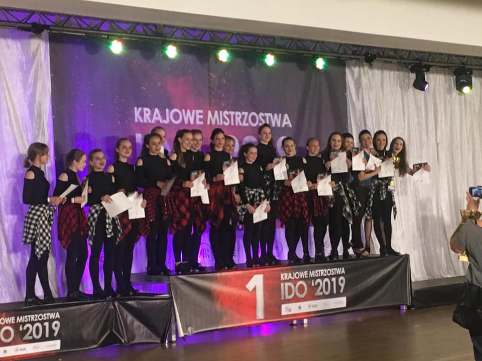 Cztery złota i jeden brąz dla tancerek z SALAKE