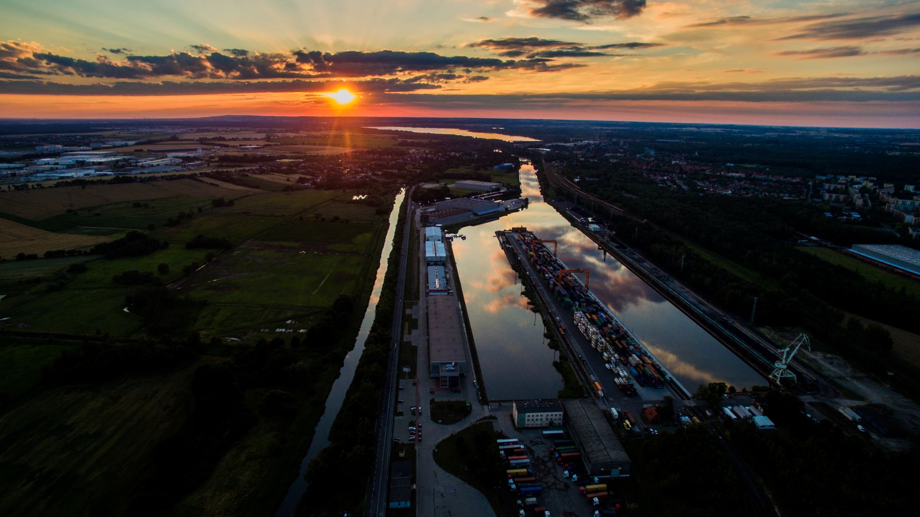 Kanał Gliwicki, ujęcie z góry, wieczór