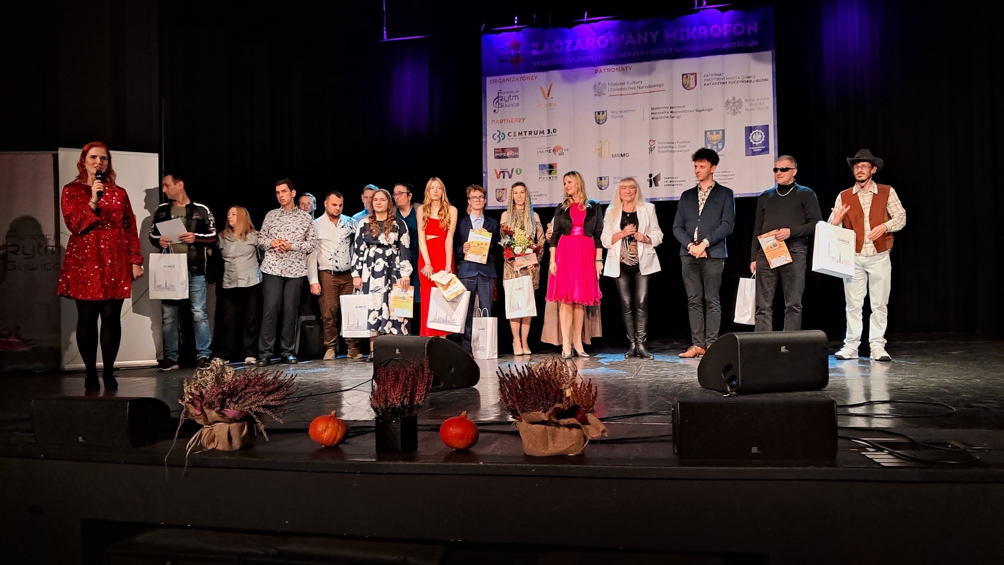 Posłuchaj dźwięków zaczarowanego mikrofonu 