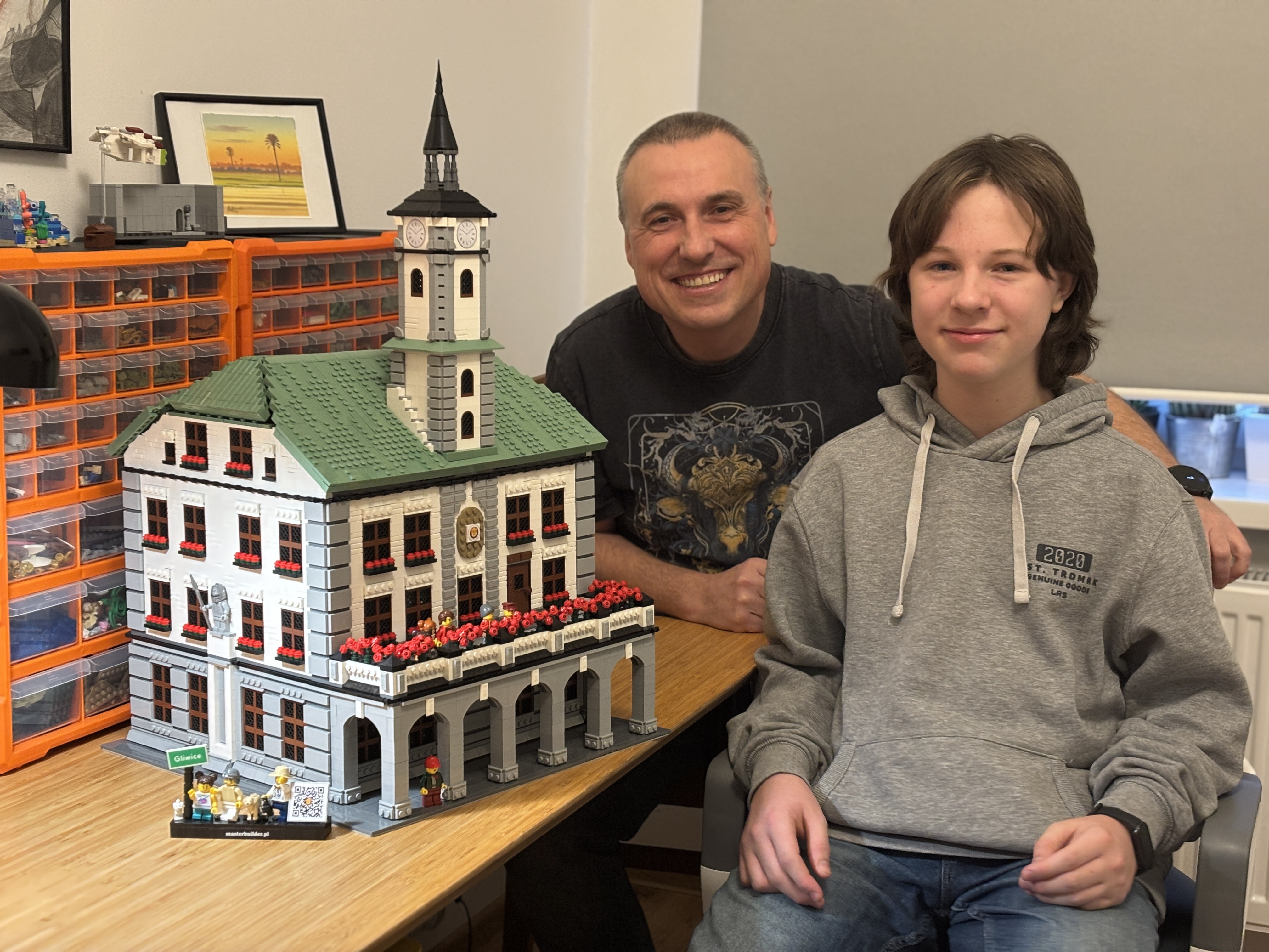 Z okazji Międzynarodowego Dnia Klocków LEGO przypominamy wywiad z Bartkiem, który zbudował z nich gliwicki Ratusz
