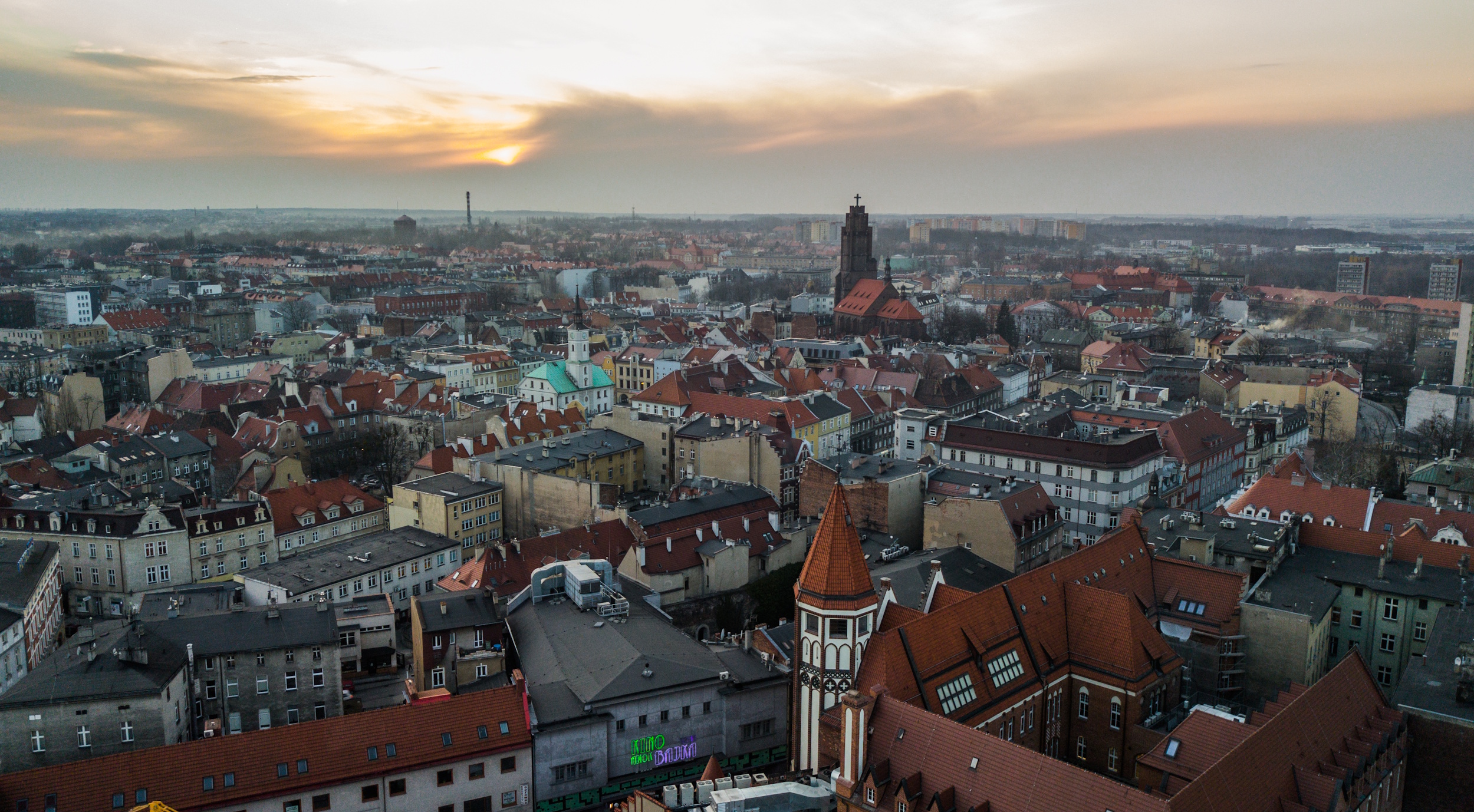 Widok na panoramę Gliwic z lotu ptaka