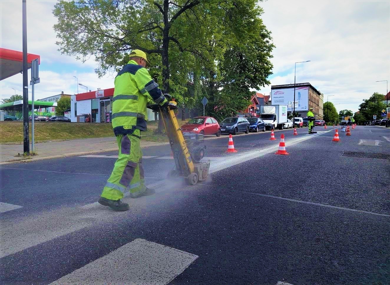 Pasy rowerowe na Tarnogórskiej – prace ruszyły, finał wkrótce 