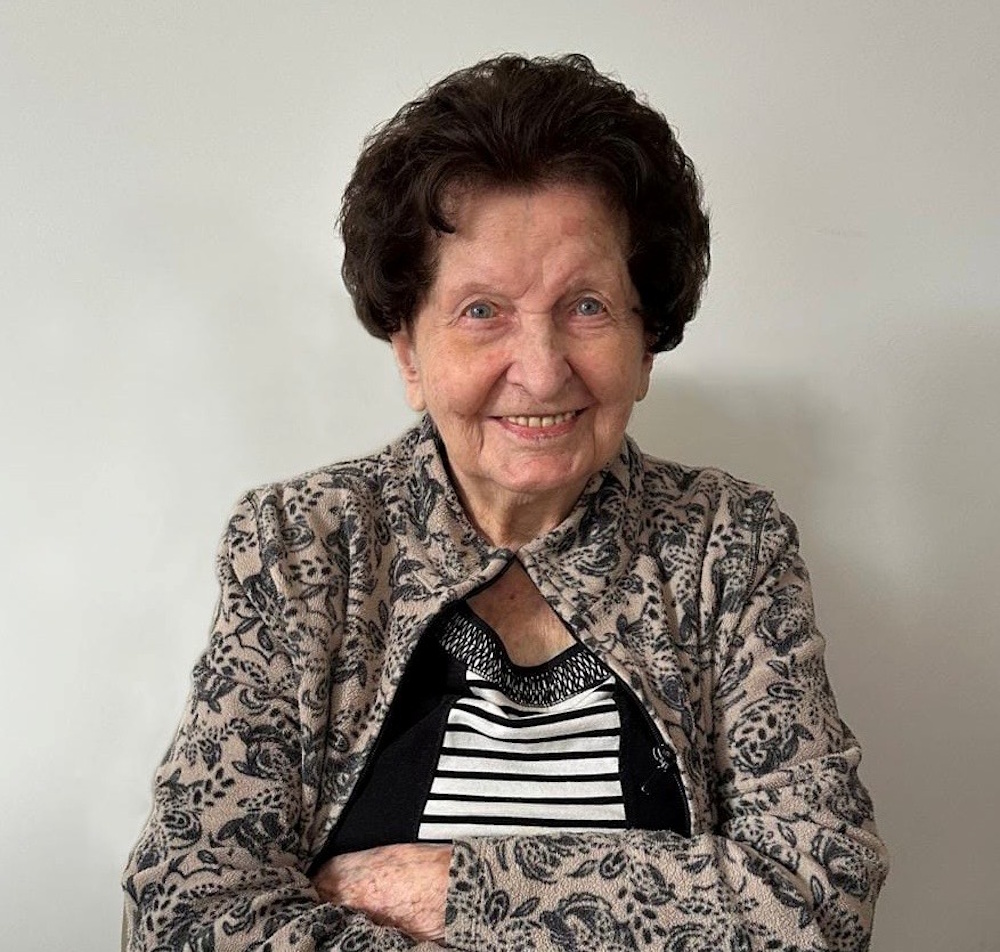 Miłośniczka piłki nożnej i geografii, życiowa optymistka. Pani Cecylia Chrostek kończy 100 lat!