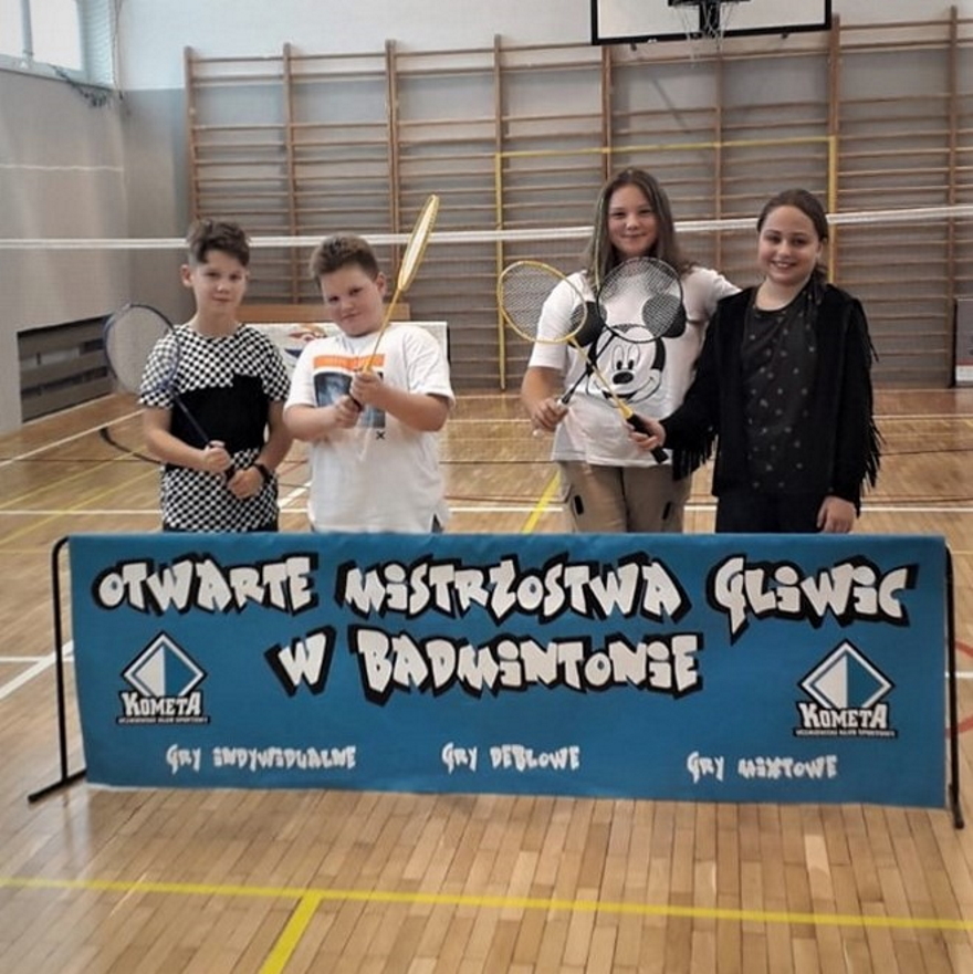 Badminton