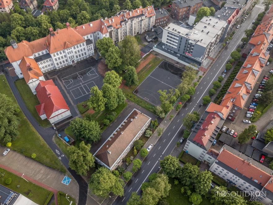 Nowa hala sportowa przy I LO coraz bliżej