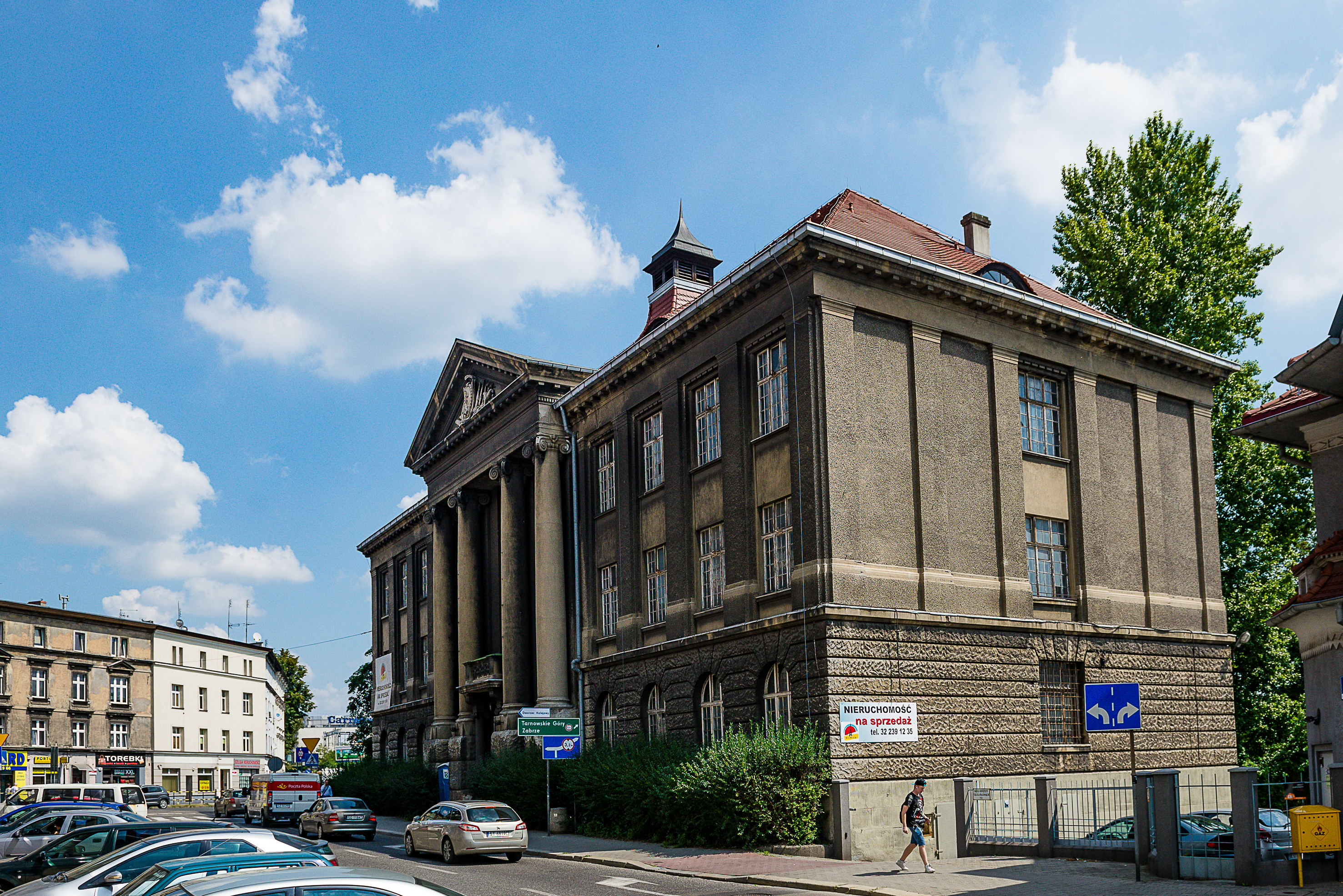 Jedna dyrekcja, dwóch chętnych
