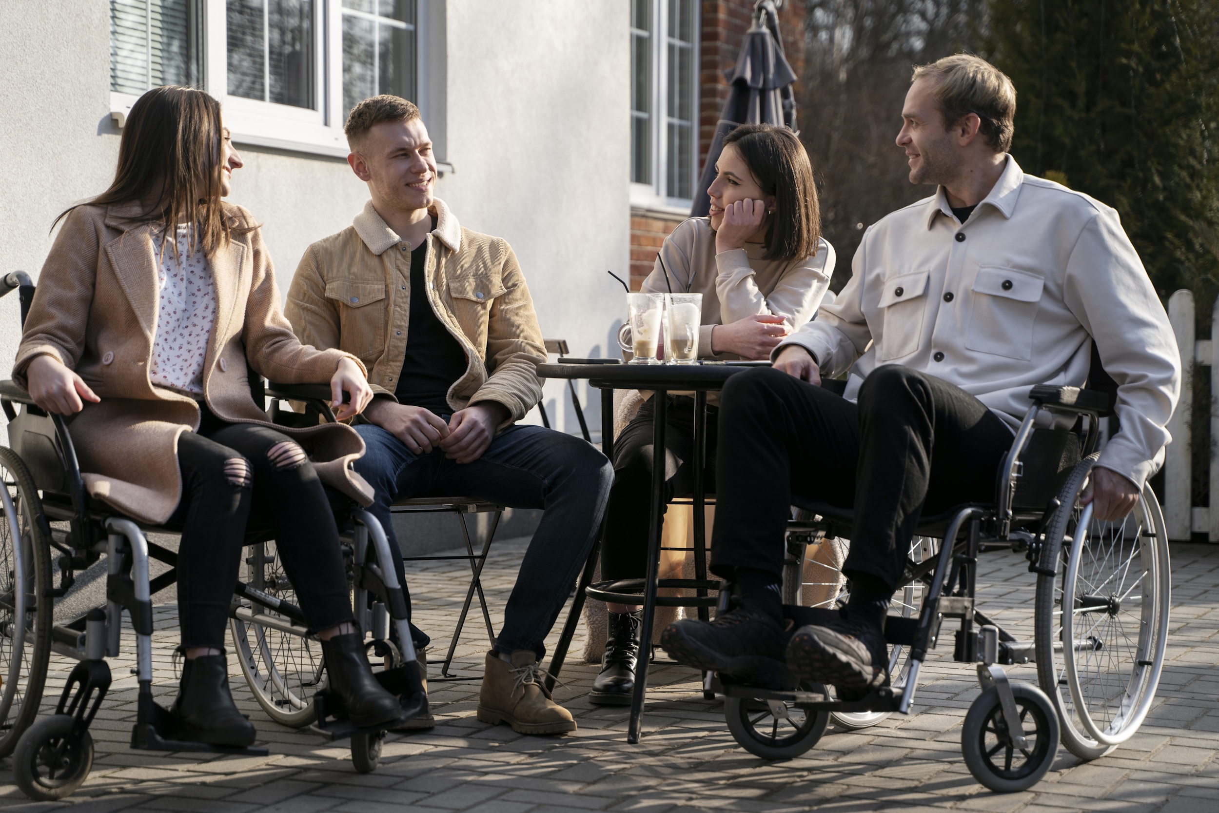 Znajomi z niepełnosprawnością ruchową