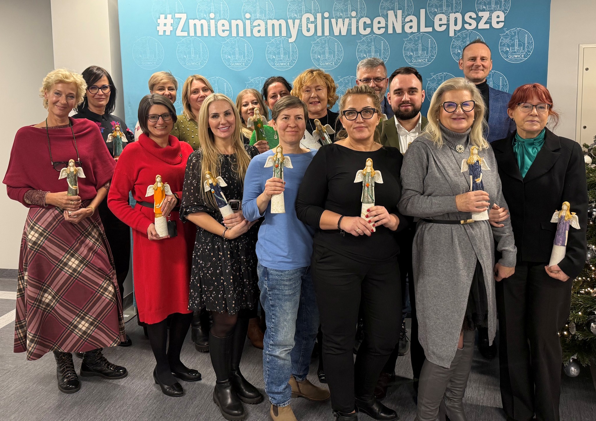 Prezydent  Łukasz Gorczyński z zespołem ekspertów