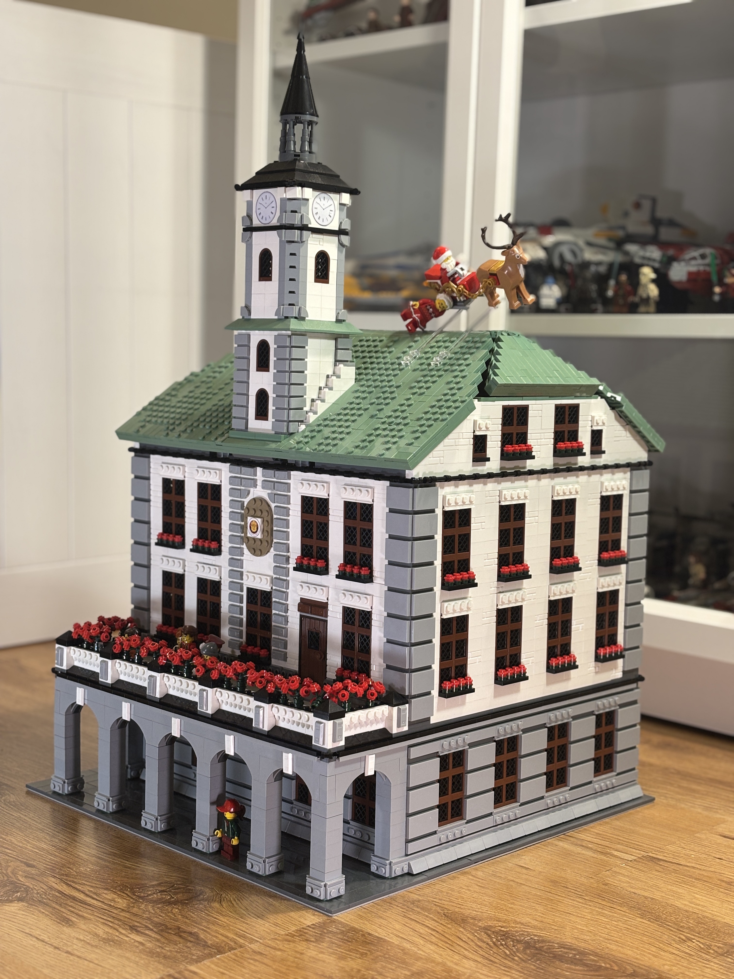 Nastolatek z Gliwic zbudował nasz Ratusz z kloców LEGO