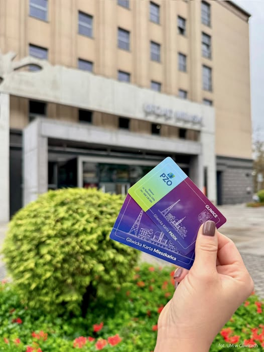 karta, budynek, ręka