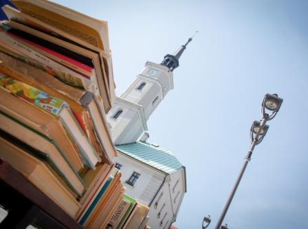 Pomaganie przez kupowanie. Kultury!