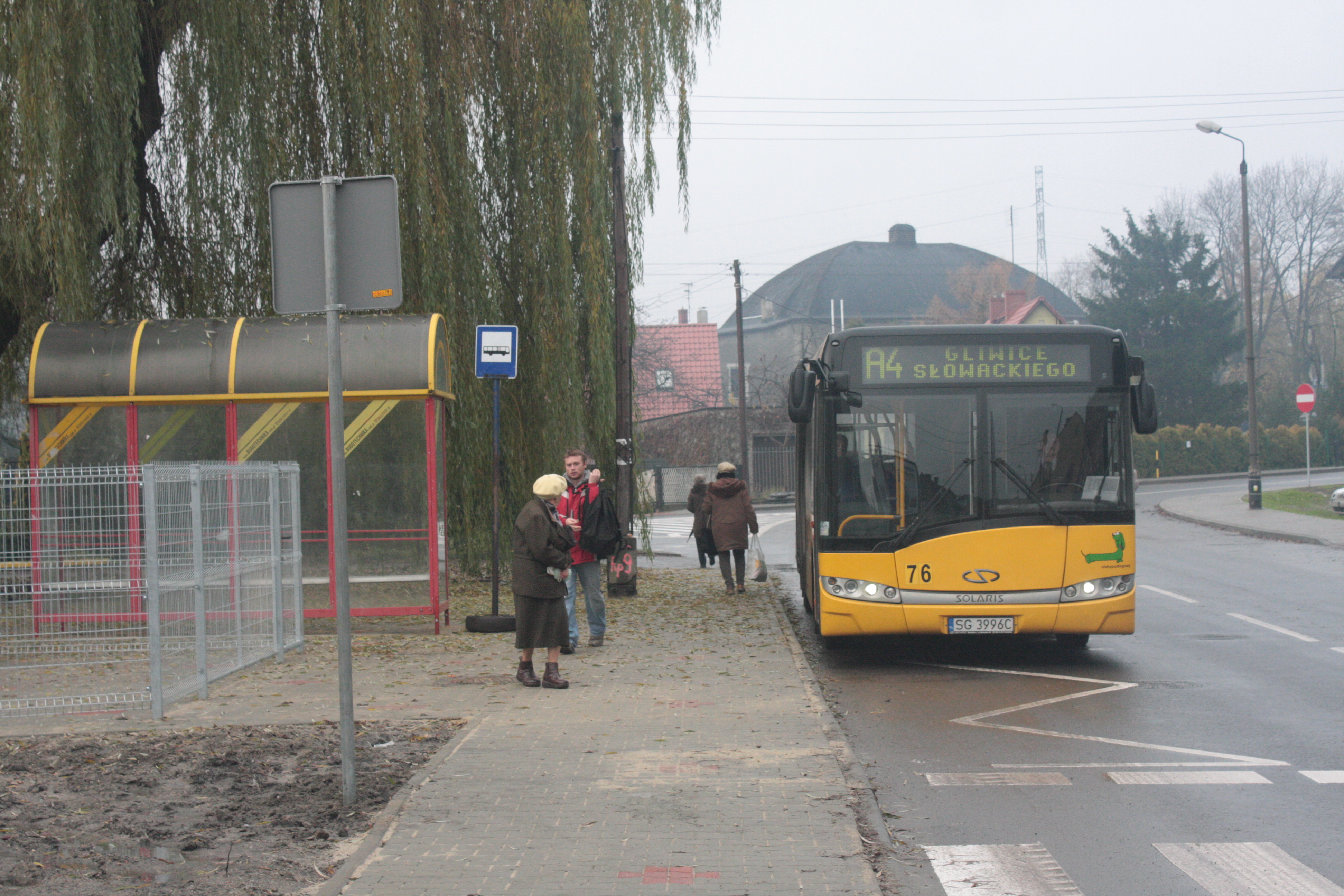 Jest smog? Zostaw auto i jedź bezpłatną komunikacją